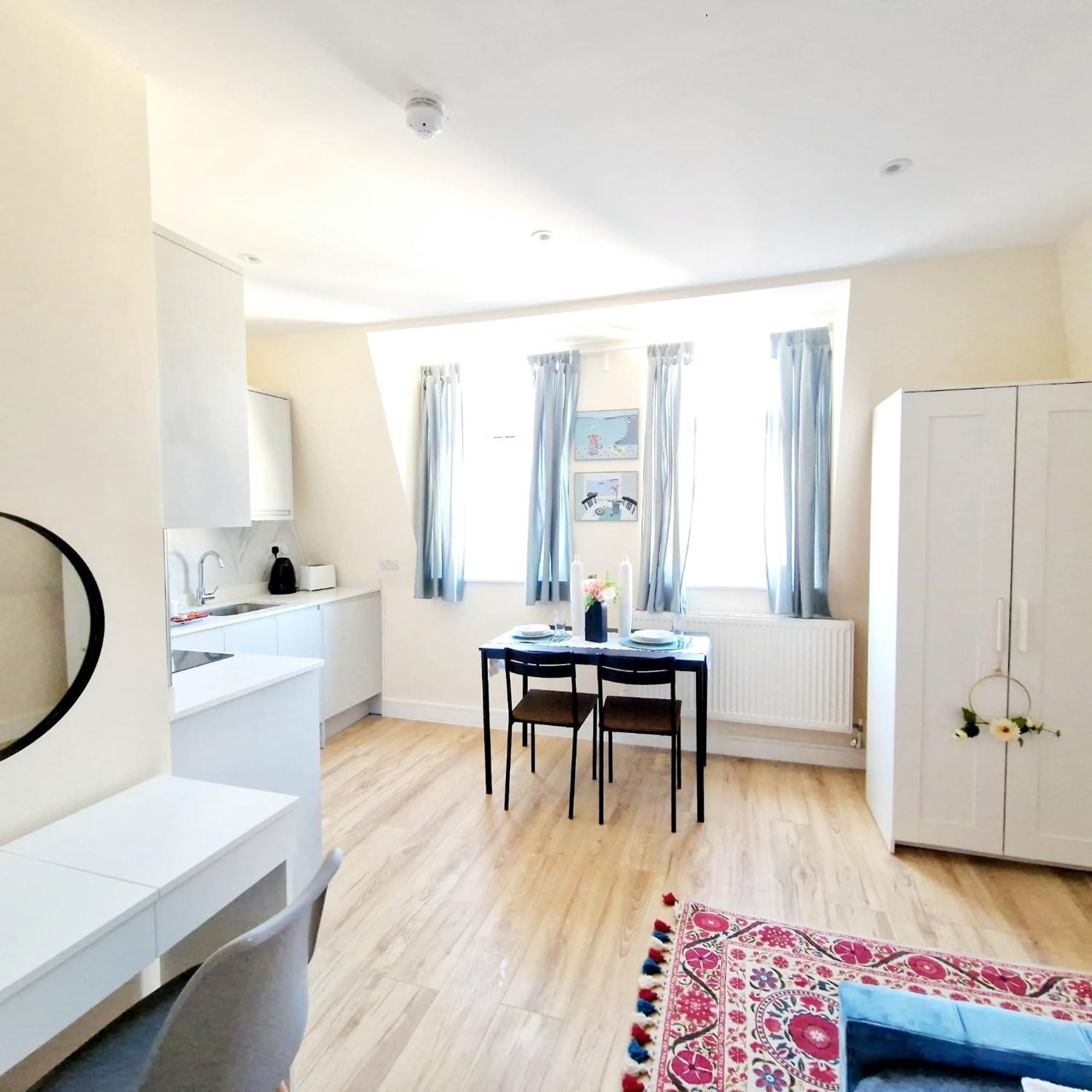 Crendon House Boutique Hotel High Wycombe Buckinghamshire Экстерьер фото